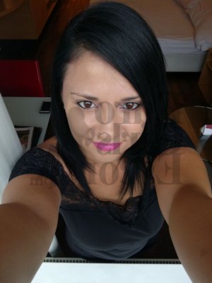 Anneliese happy ending massage in Middlesex New Jersey